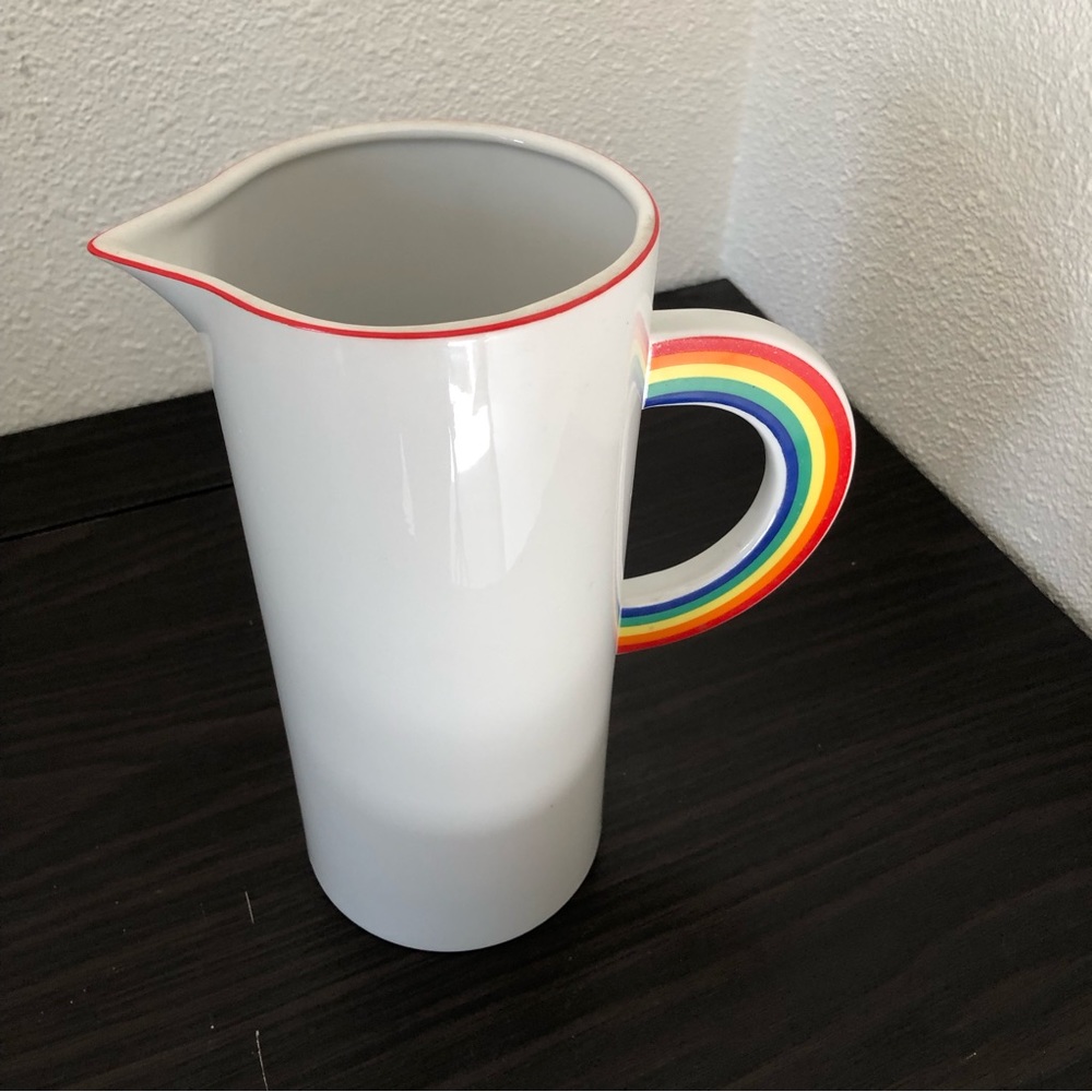 Rainbow Pitcher